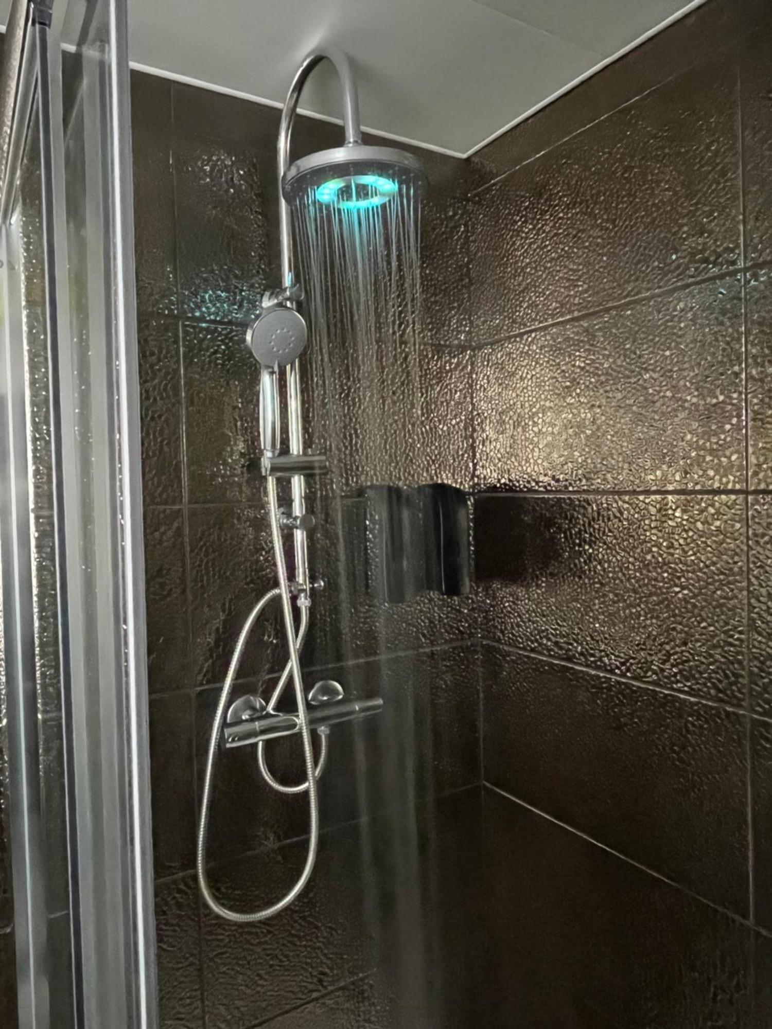 Galaxy Spa - Suite Mercure Jacuzzi Privatif Champigneulles Exteriér fotografie