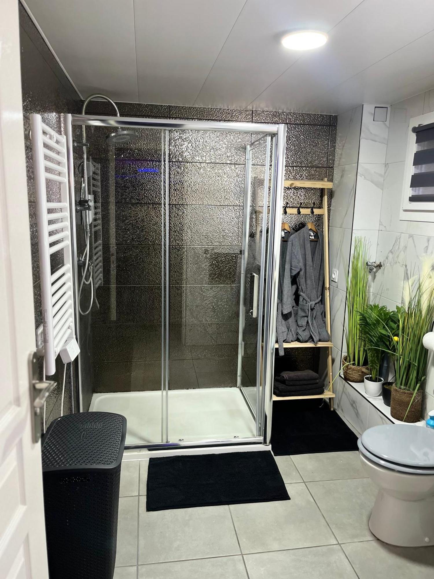 Galaxy Spa - Suite Mercure Jacuzzi Privatif Champigneulles Exteriér fotografie